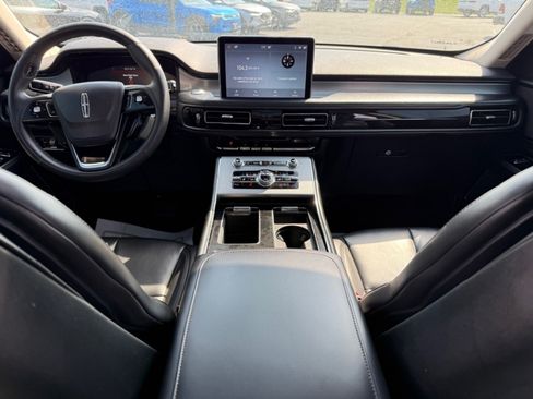 Used 2022 Lincoln Aviator AWD w/ Premium Package image 11