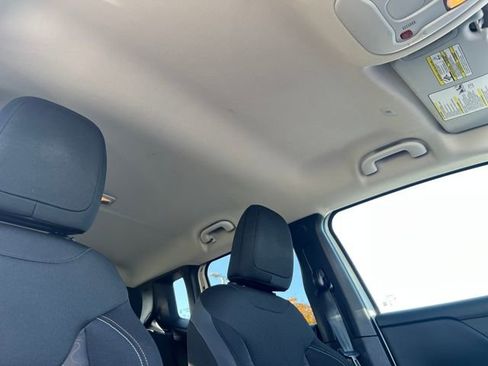 Used 2023 Jeep Renegade Latitude image 26