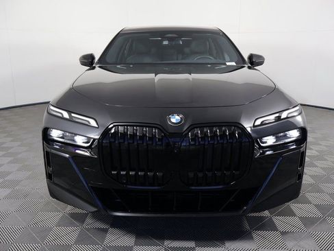 Used 2023 BMW 740i w/ Parking Assistance Package RWD image 2