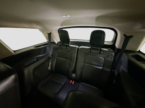 Used 2020 Lincoln Aviator Reserve w/ Elements Package Plus AWD/4WD image 30