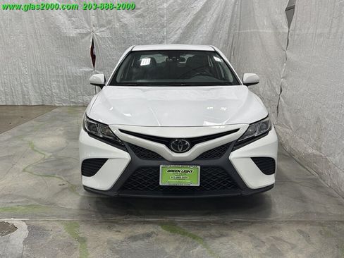 Used 2019 Toyota Camry SE FWD image 19