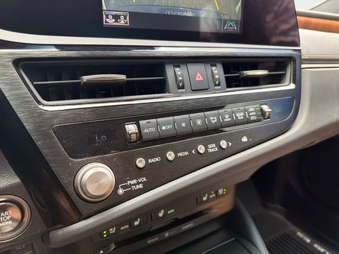 Used 2022 Lexus ES 350 w/ Premium Package FWD image 42