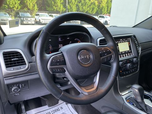 Used 2018 Jeep Grand Cherokee Limited AWD/4WD image 17