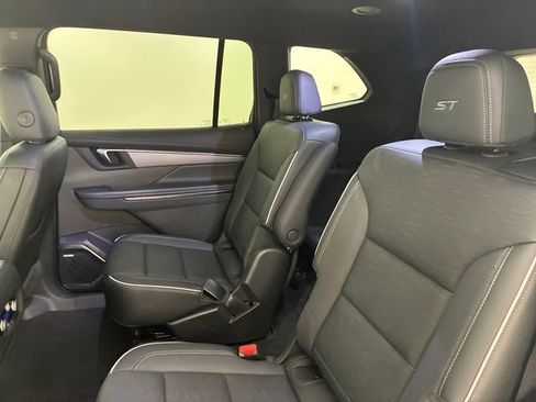 Certified 2025 Buick Enclave Sport Touring image 18