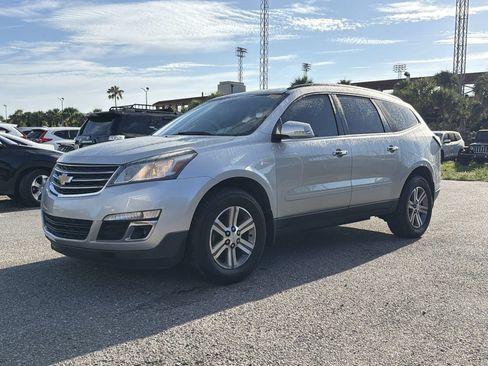 Used 2016 Chevrolet Traverse LT FWD image 9
