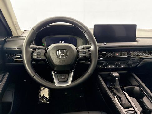 Used 2025 Honda Accord Touring image 32