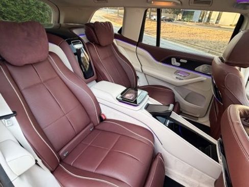 Used 2021 Mercedes-Benz Maybach GLS 600 4MATIC image 36