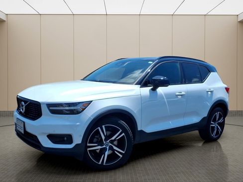 Used 2019 Volvo XC40 T5 R-Design AWD/4WD image 2