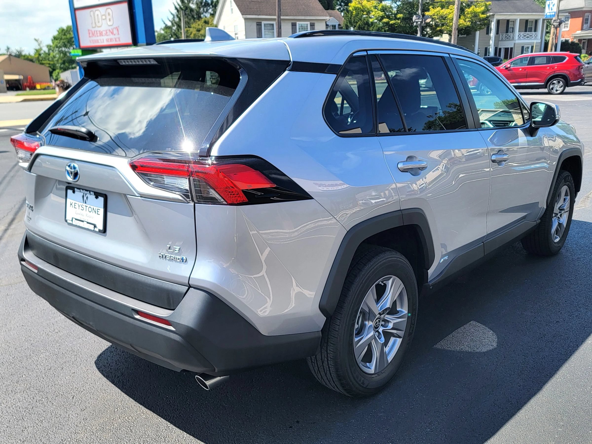 Used 2023 Toyota RAV4 LE AWD/4WD image 5