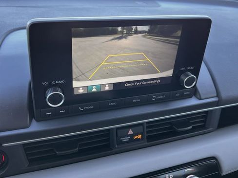 Used 2023 Honda Pilot LX image 18