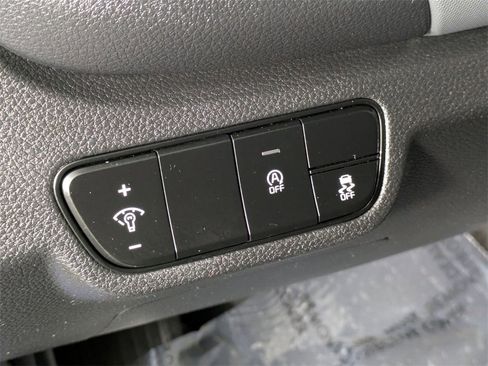 Used 2024 Kia Seltos LX image 13