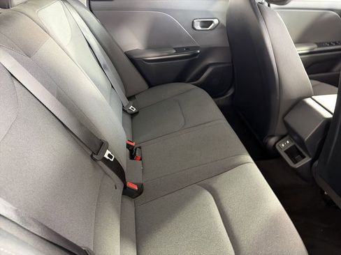 Used 2025 Kia K4 FWD image 23