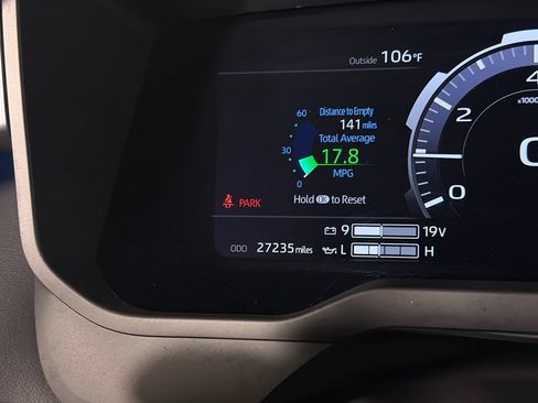 Used 2023 Toyota Tundra Platinum AWD/4WD image 16
