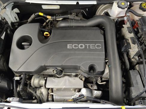 Used 2021 Chevrolet Equinox LT FWD image 30