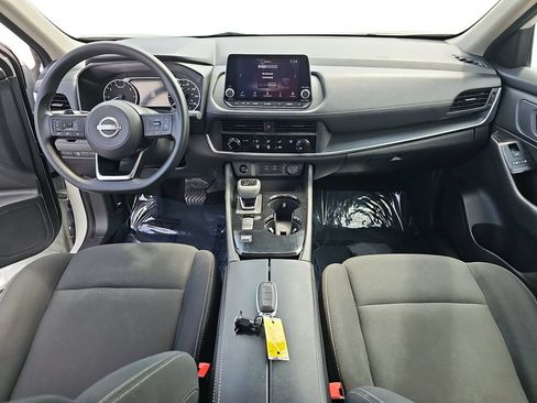 Used 2024 Nissan Rogue S FWD image 13
