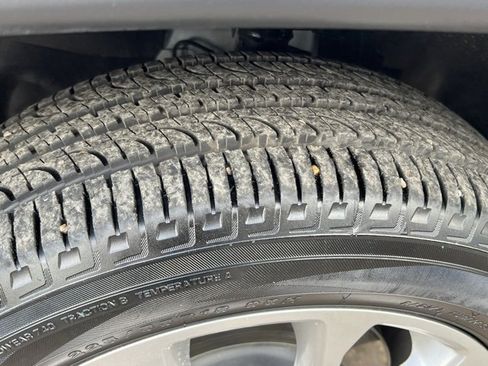 Used 2024 Jeep Compass Latitude w/ Sun and Sound Group image 10