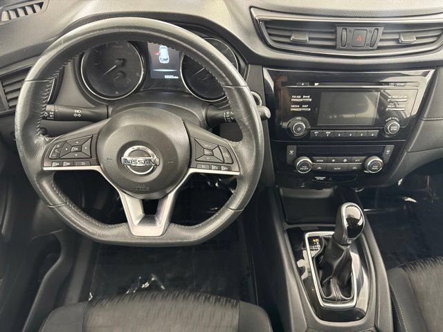 Used 2017 Nissan Rogue SV AWD/4WD image 22