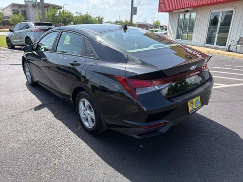 Used 2023 Hyundai Elantra SE FWD image 7