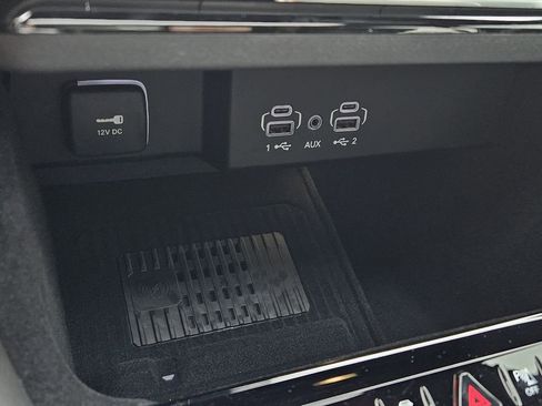 New 2026 Jeep Grand Wagoneer L Limited AWD/4WD image 24