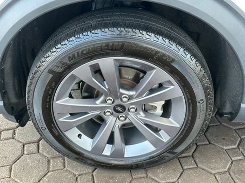Used 2023 Ford Explorer XLT w/ Equipment Group 202A AWD/4WD image 6