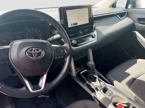Used 2024 Toyota Corolla Cross LE FWD image 9