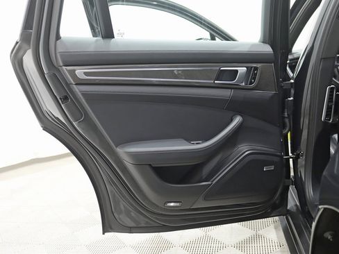 Used 2017 Porsche Panamera 4S image 39