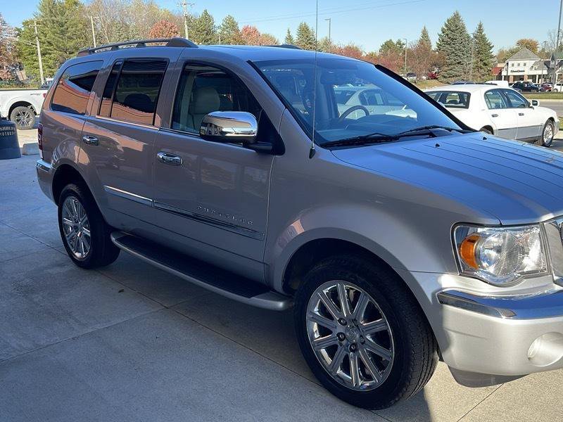 Used 2008 Chrysler Aspen Limited AWD/4WD image 8