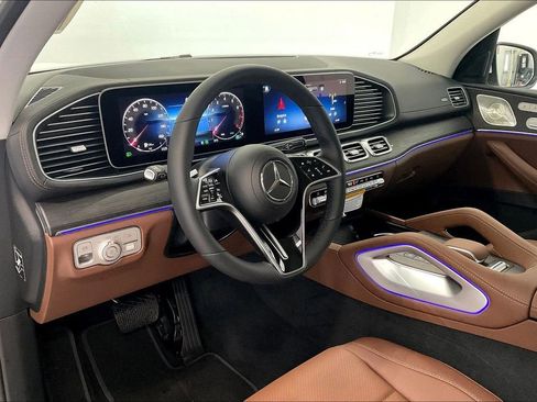New 2026 Mercedes-Benz GLS 450 4MATIC image 8