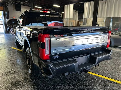 Used 2023 Ford F250 Platinum AWD/4WD image 5