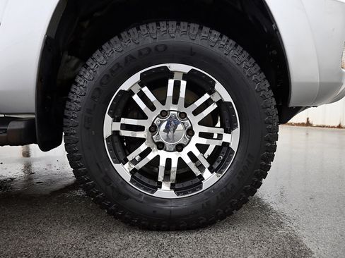 Used 2005 Toyota 4Runner SR5 image 28