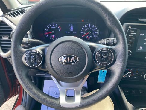 Used 2020 Kia Soul LX FWD image 15