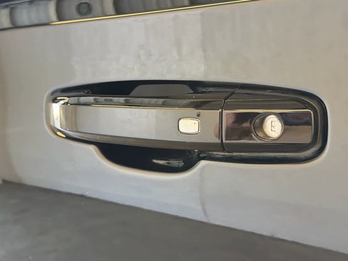 Used 2021 Chevrolet Tahoe Z71 w/ Z71 Off-Road Package image 13