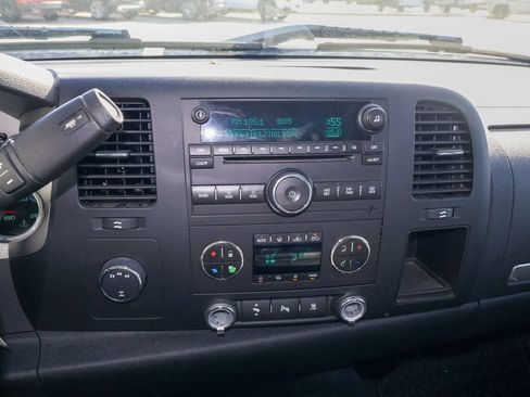 Used 2009 GMC Sierra 2500 SLE w/ Convenience Package AWD/4WD image 5