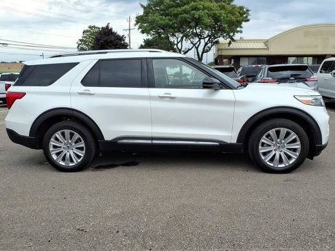 Used 2023 Ford Explorer Limited w/ Limited Technology Package AWD/4WD image 6