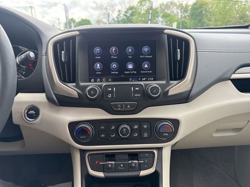 Used 2024 GMC Terrain Denali w/ Denali Premium Package AWD/4WD image 15