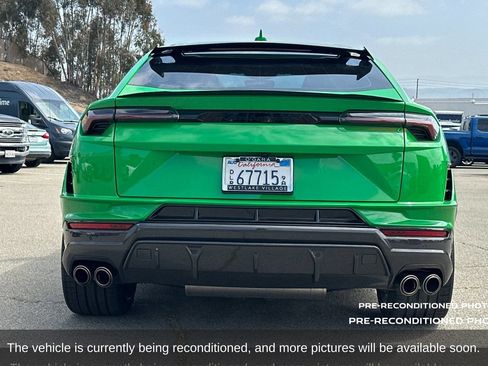Used 2024 Lamborghini Urus Performante AWD/4WD image 6