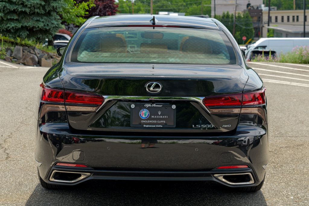 Used 2024 Lexus LS 500 AWD w/ Interior Upgrade Package image 6