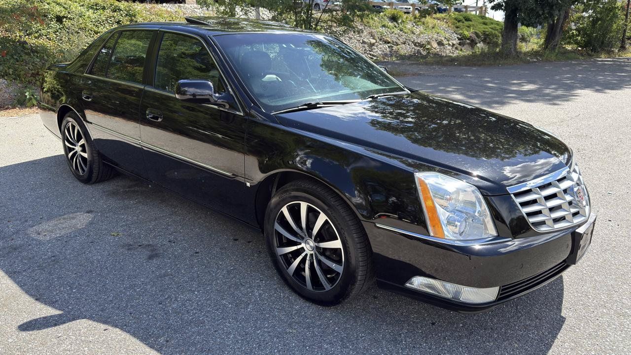 Used 2007 Cadillac DTS Performance FWD image 3