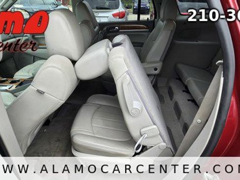 Used 2011 Buick Enclave CXL image 33