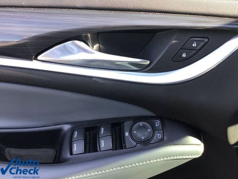 Used 2020 Buick Enclave Essence w/ Sound and Sites Package image 28