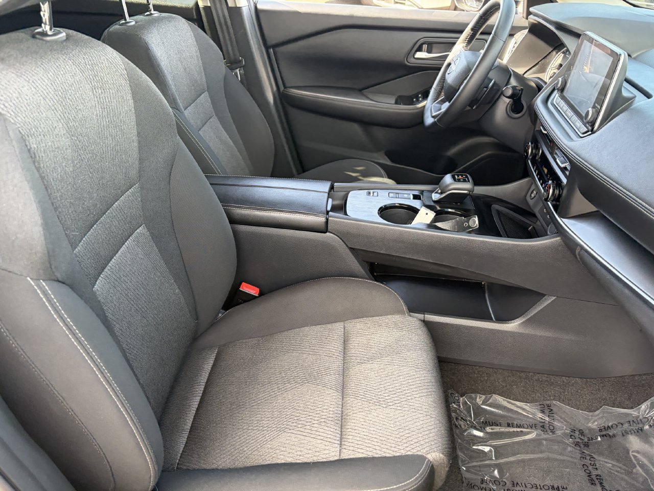 Certified 2025 Nissan Rogue SV FWD image 12