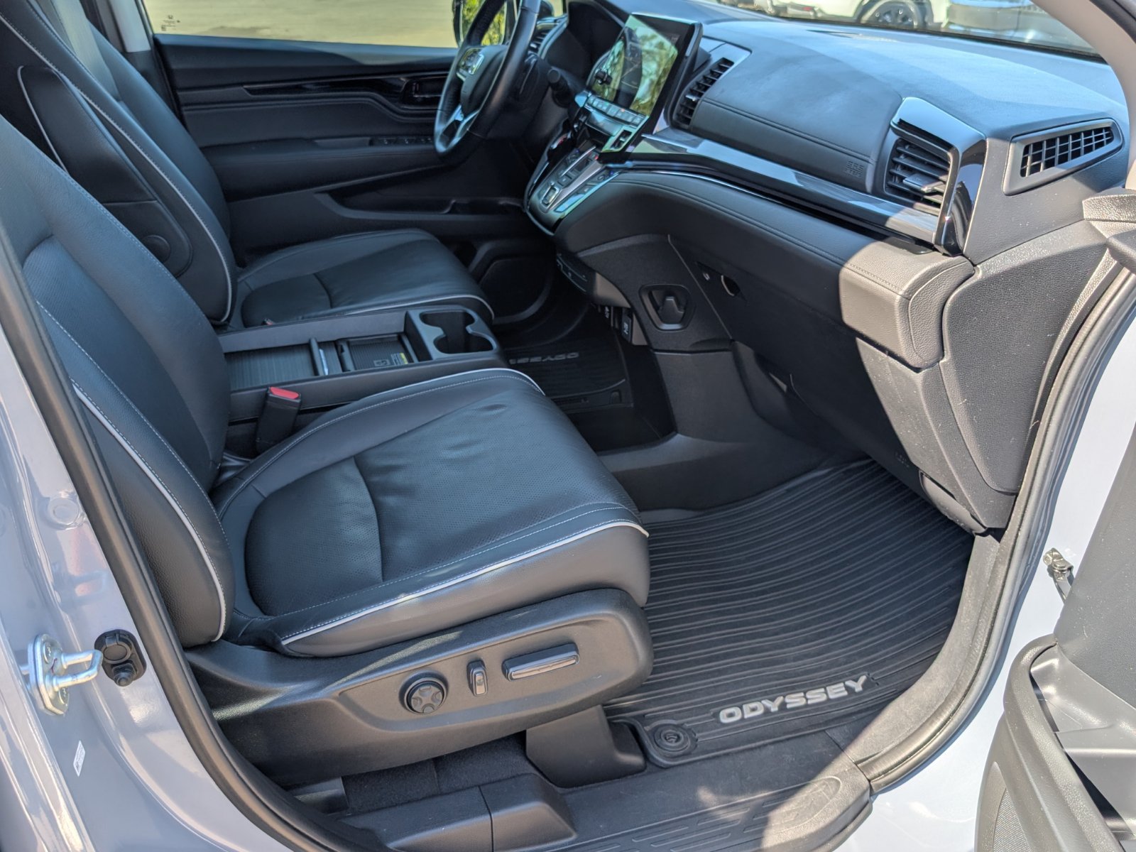 Certified 2024 Honda Odyssey Elite image 19