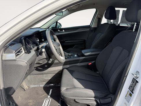 Used 2022 Kia K5 LXS image 10