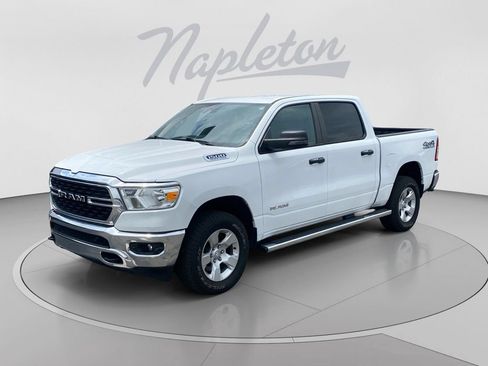 Used 2024 RAM 1500 Big Horn AWD/4WD image 1