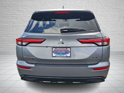 Used 2023 Mitsubishi Outlander SE Black Edition AWD/4WD image 5