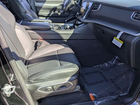 New 2026 Jeep Grand Wagoneer Limited image 30