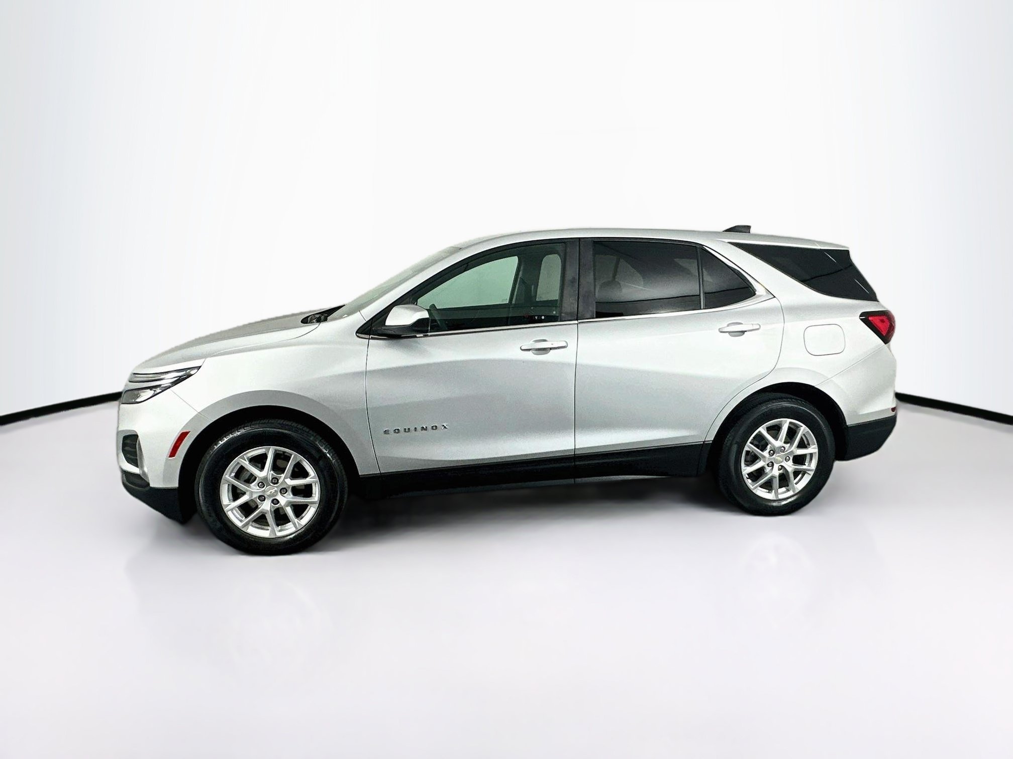 Used 2022 Chevrolet Equinox LT FWD image 4