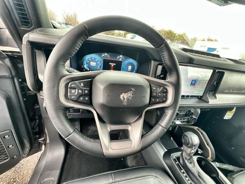 New 2025 Ford Bronco Badlands image 16