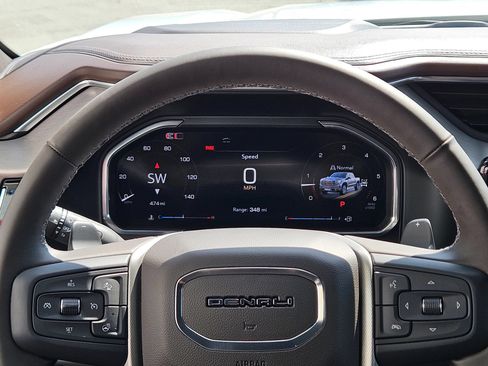 Used 2026 GMC Sierra 1500 Denali w/ Denali Reserve Package AWD/4WD image 16