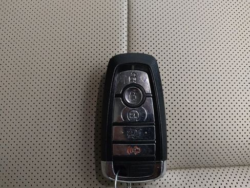 Used 2020 Lincoln Corsair image 32